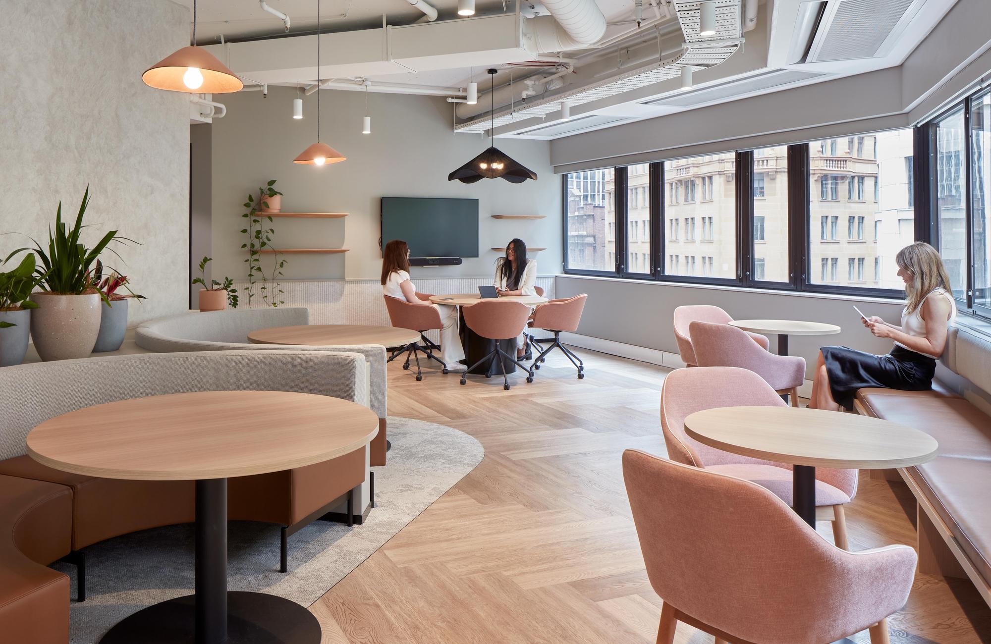 Image 2 Region Group Fuji ceiling tiles Photo by Luc Remond.jpg