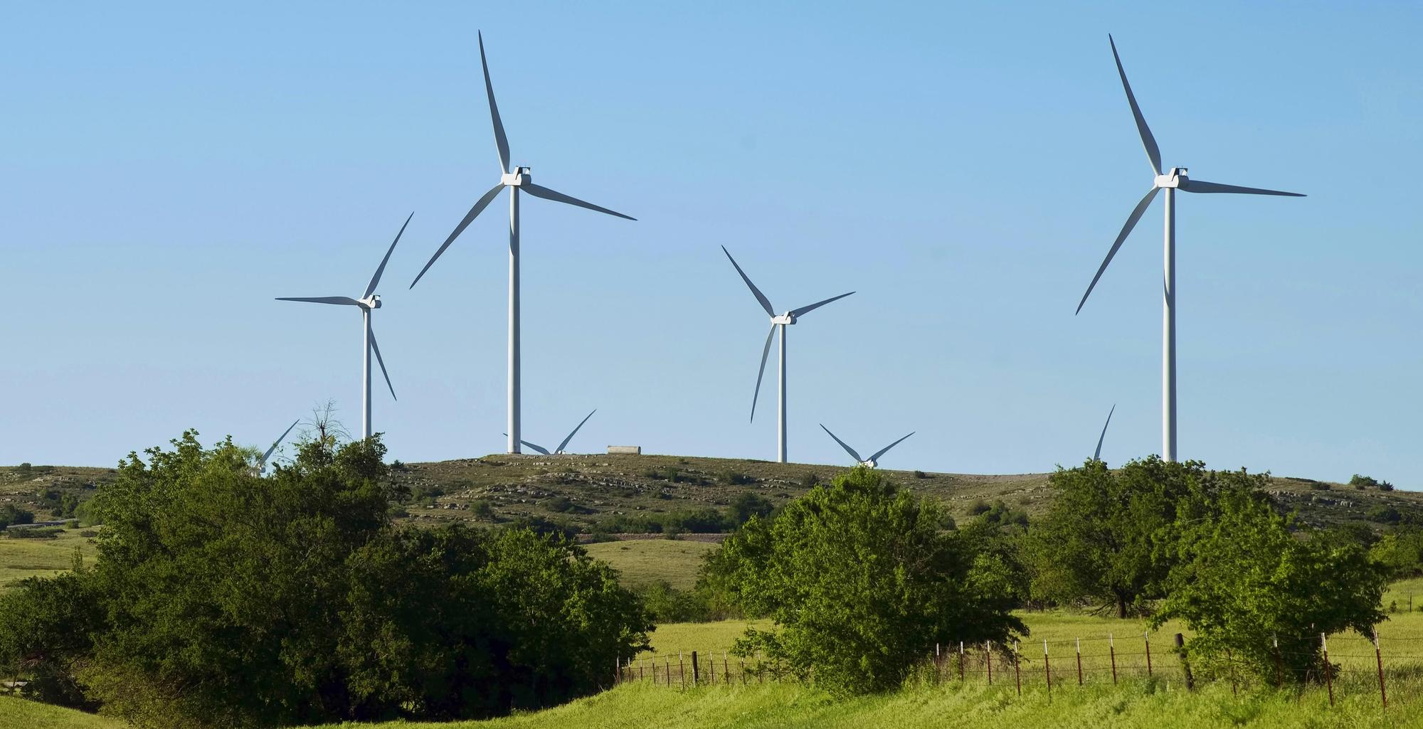 Dempsey Ridge Wind Farm South pole project cropped.jpg
